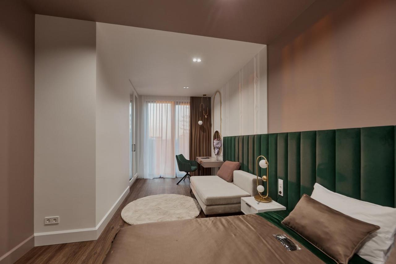 Kostjukowski Apartments Avalon Lviv Ngoại thất bức ảnh