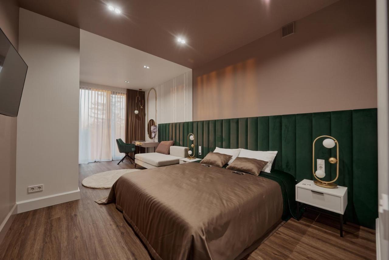 Kostjukowski Apartments Avalon Lviv Ngoại thất bức ảnh