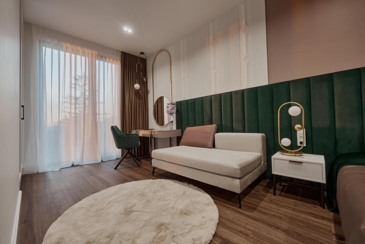 Kostjukowski Apartments Avalon Lviv Ngoại thất bức ảnh