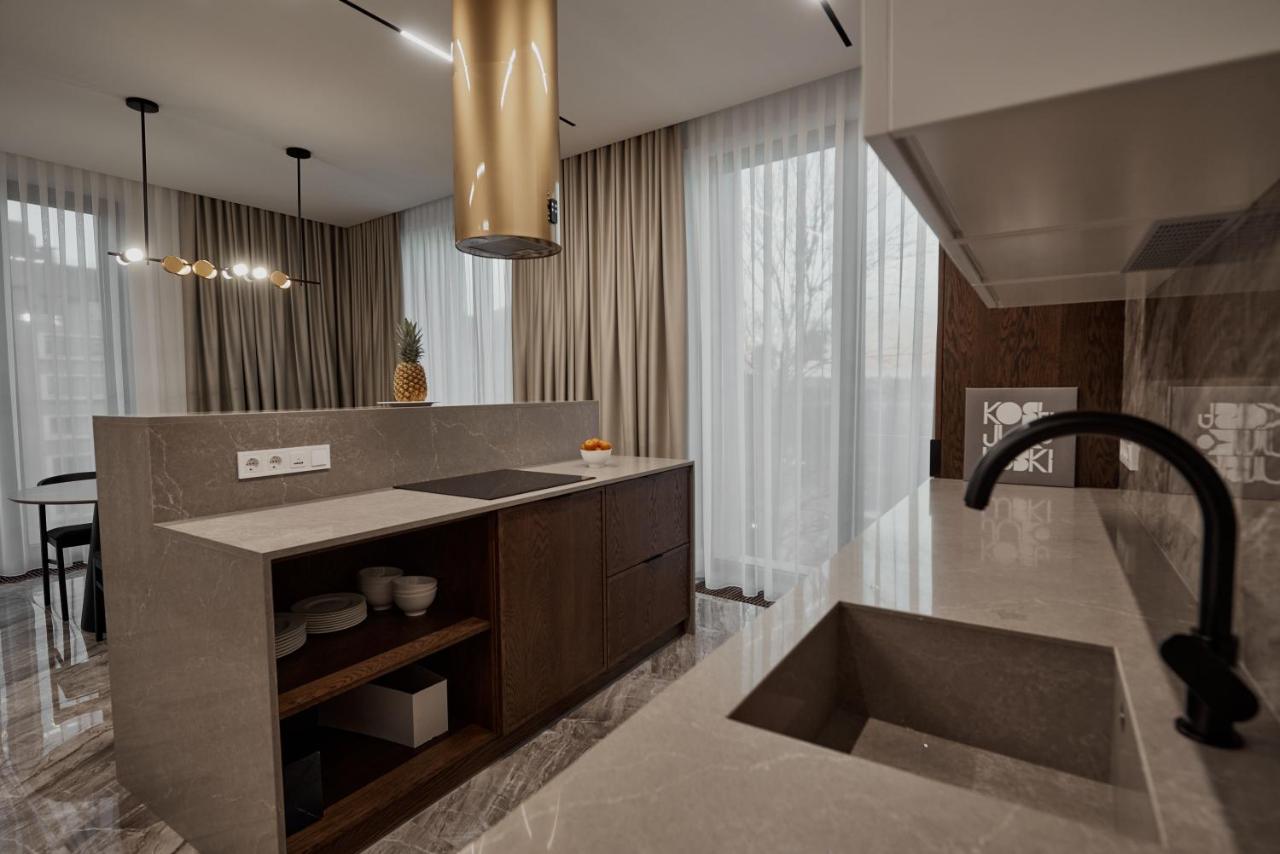 Kostjukowski Apartments Avalon Lviv Ngoại thất bức ảnh